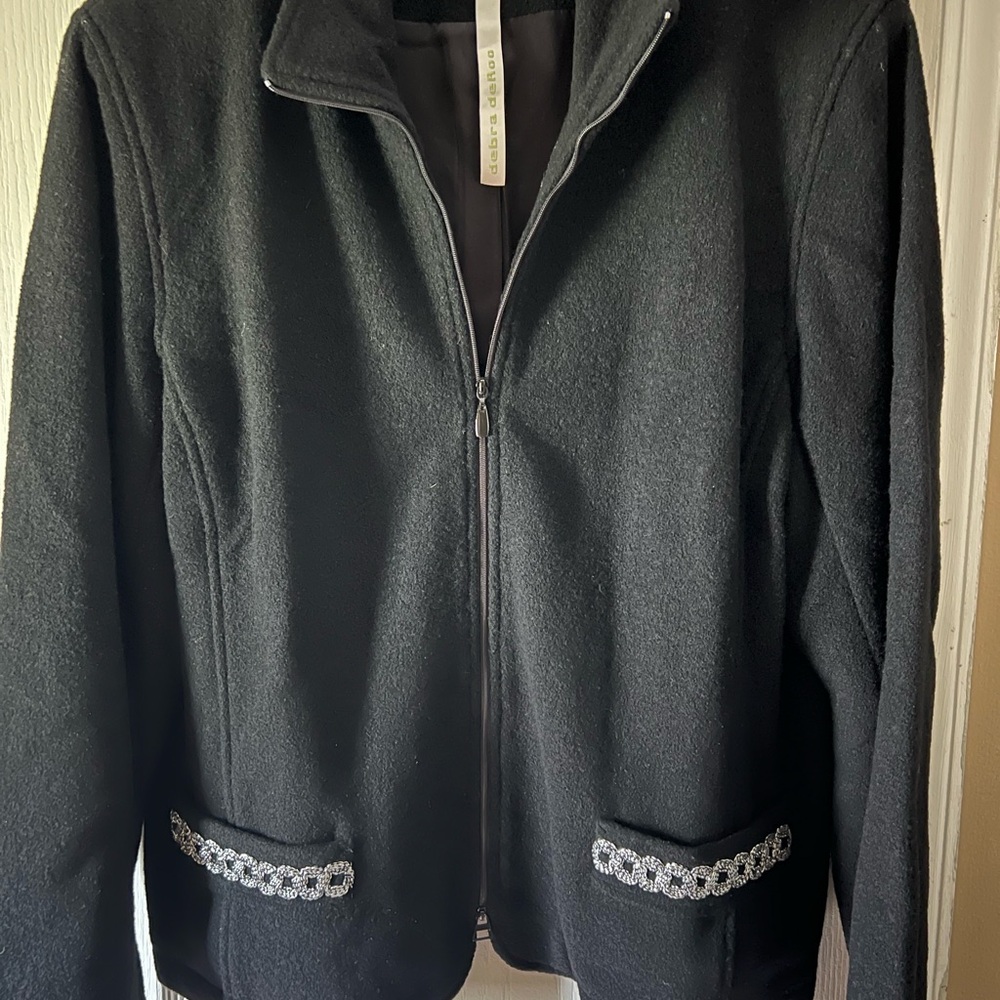 Chic Black Women's Blazer with Embellished Pockets